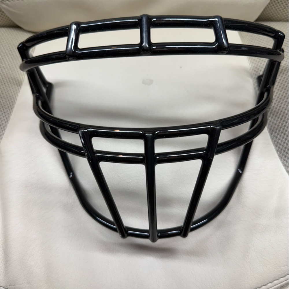 Schutt F7 Black Football Facemask